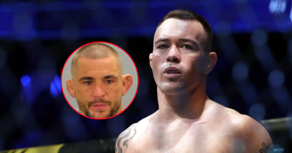 Colby Covington, luchador de MMA sin camiseta en un ring, con la ficha policial de Dustin Poirier en un círculo superpuesto.