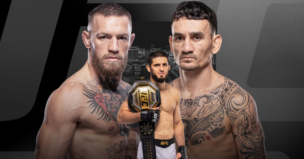 Póster UFC: McGregor y Holloway flanquean a Islam Makhachev con cinturón de campeón. Fondo urbano oscuro.