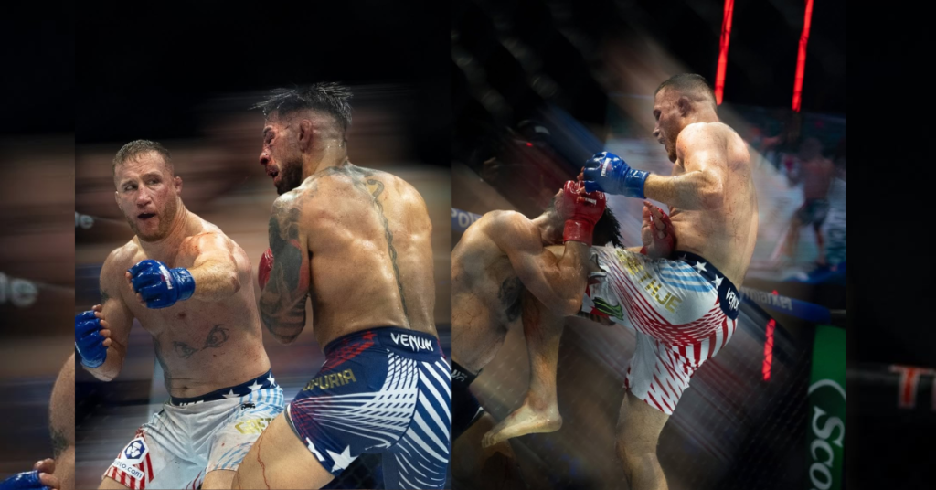 Intenso combate de **MMA**: un luchador con guantes azules lanza un puñetazo y una **patada alta** a la cabeza de su oponente.
