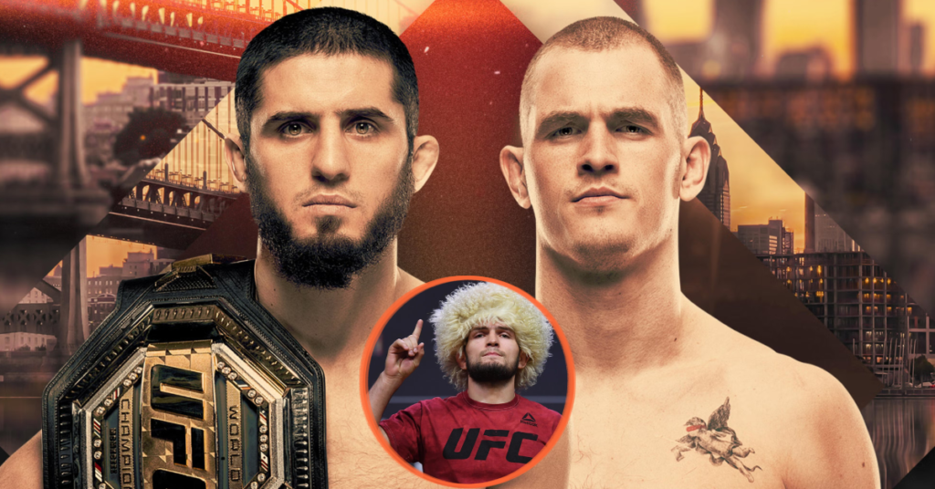 Islam Makhachev (cinturón UFC) y Dustin Poirier frente a un fondo urbano. Inset de Khabib Nurmagomedov en papakha.