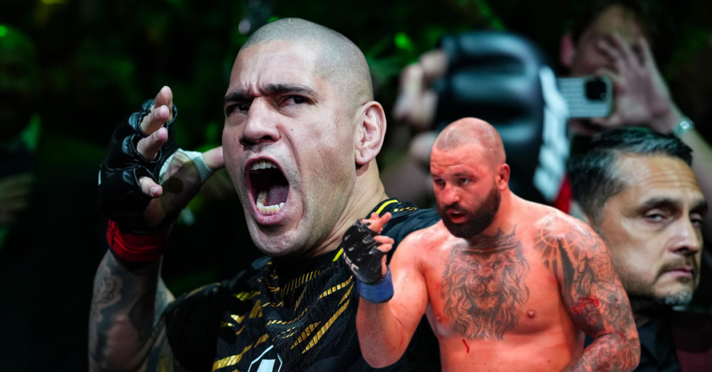 Luchador de MMA calvo con guantes, gritando. Detrás, otro peleador barbudo y tatuado con sangre en un ambiente de combate.
